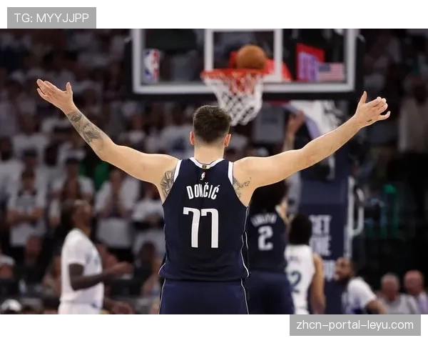 独行侠半场领先凯尔特人15分，东契奇已送出10次助攻主导进攻