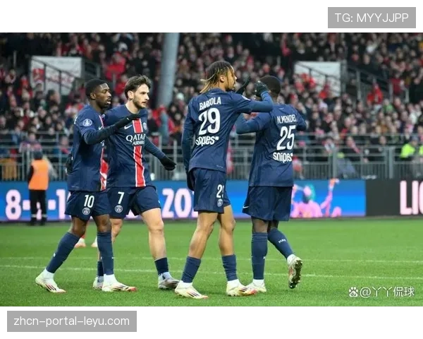 战术复盘：巴黎圣日耳曼高位逼抢奏效，但防守漏洞隐现